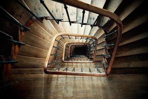 23rb3w4qh0 spiral staircase wood deep